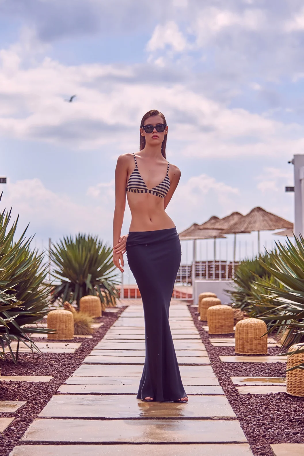 جيوب مائلة القماش الساتان الأسود