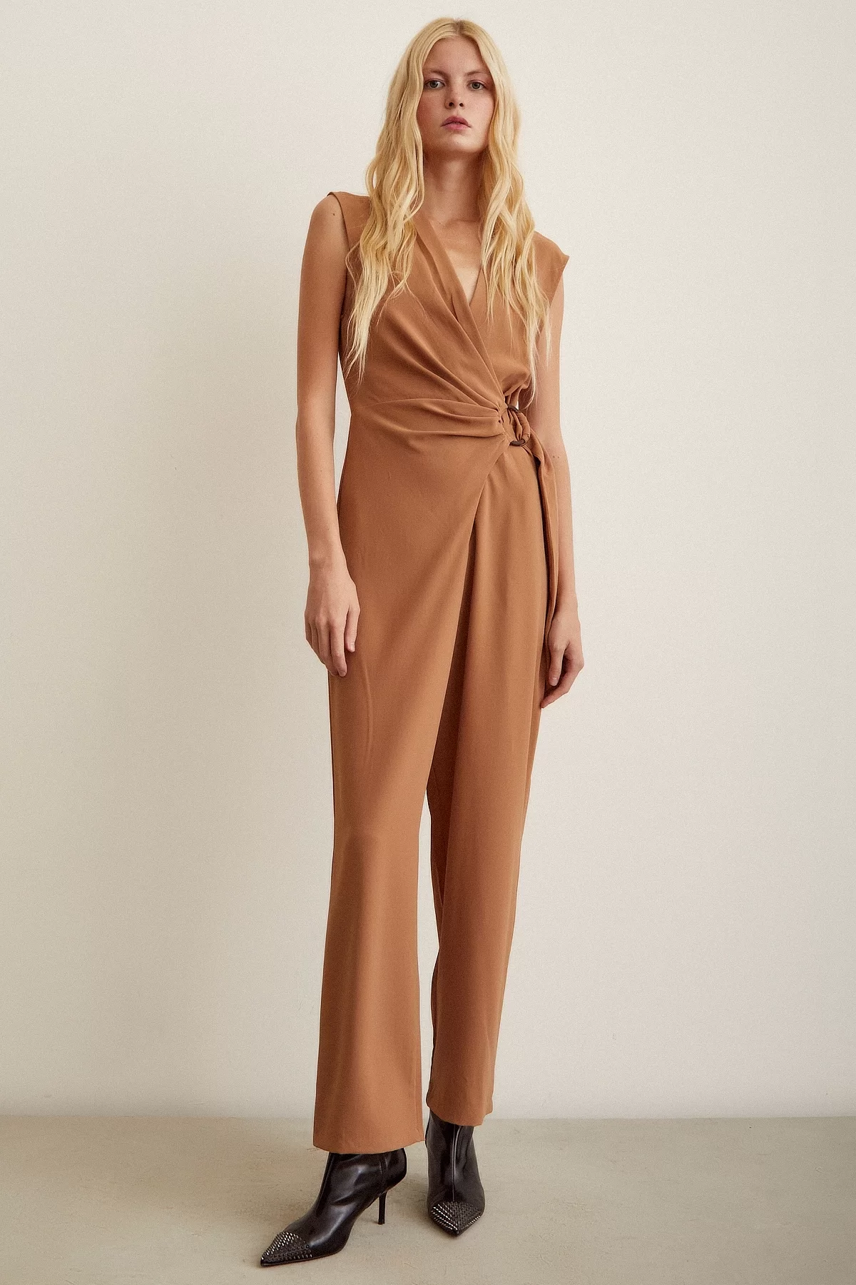 Backless Halterneck Jumpsuit Brown