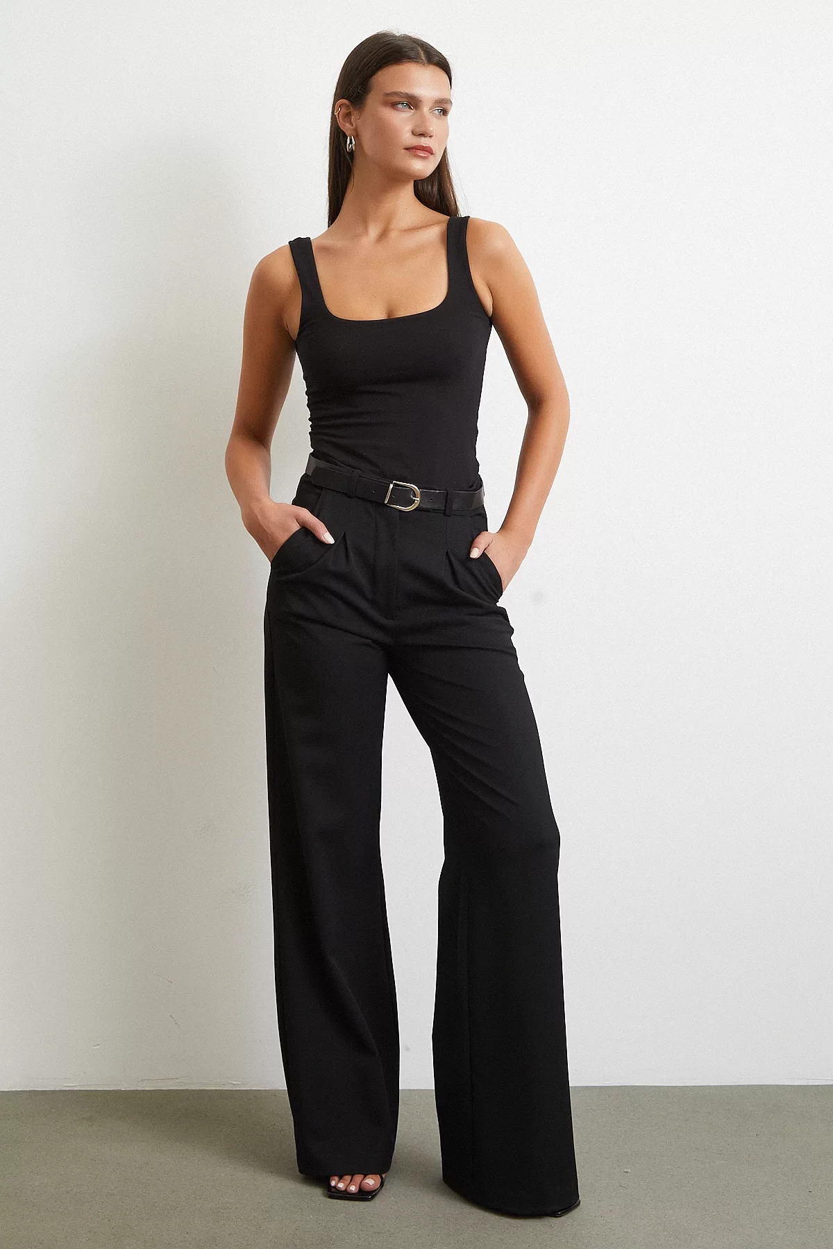Askılı Basic Top Siyah