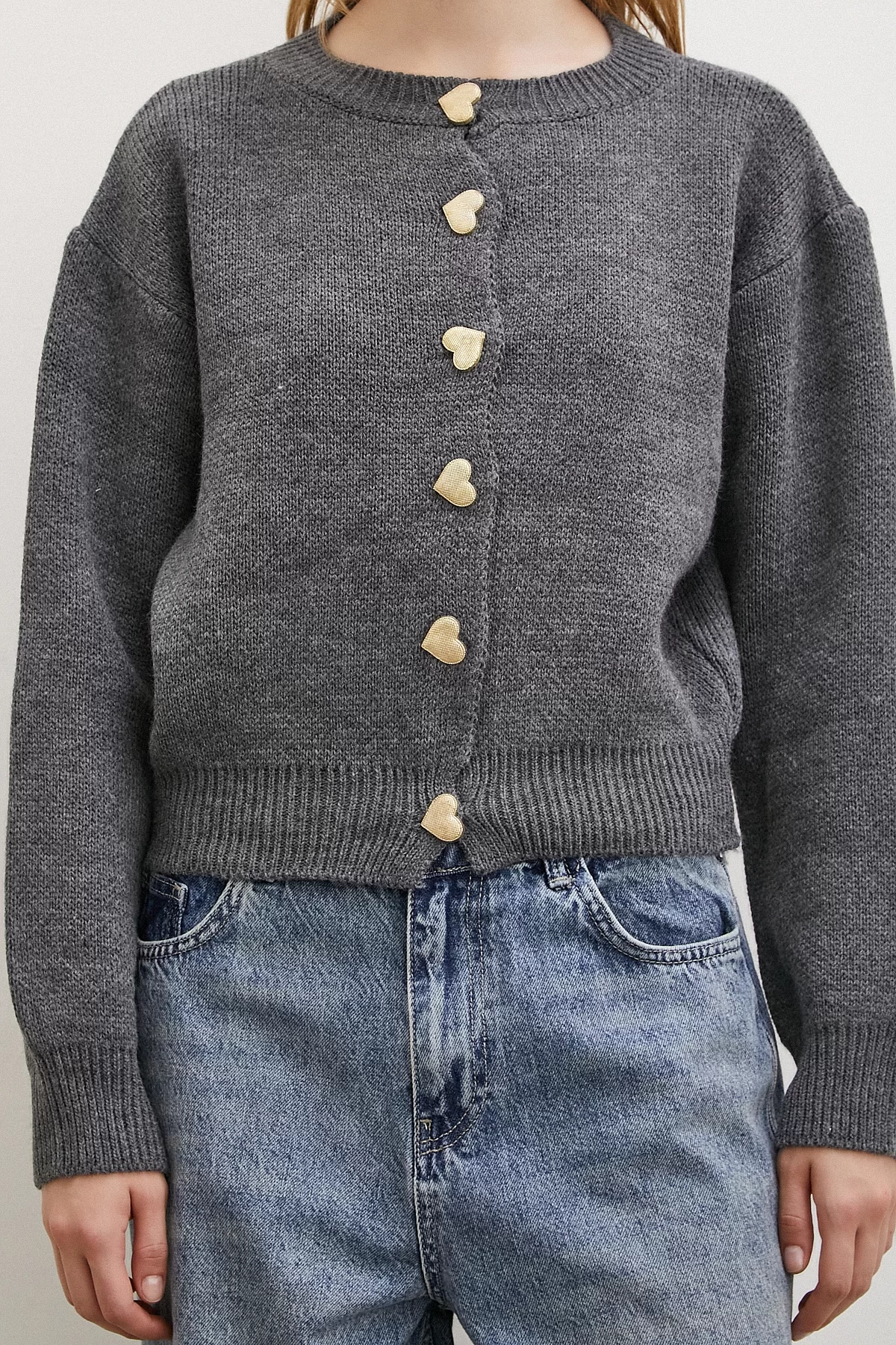 Cardigan mit Herzknöpfen Grau