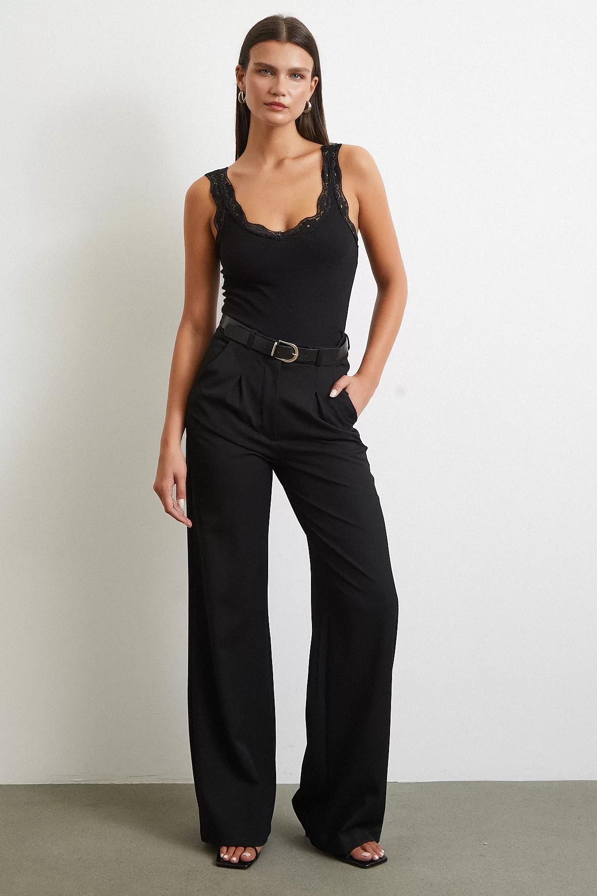 Askılı Basic Top Siyah
