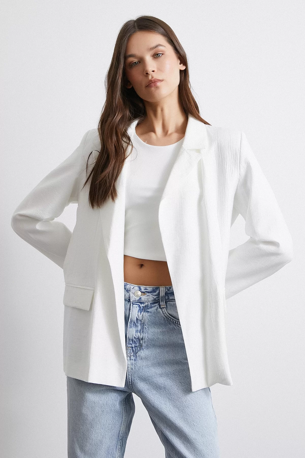 Çizgi Astarlı Dökümlü Blazer Ceket Beyaz
