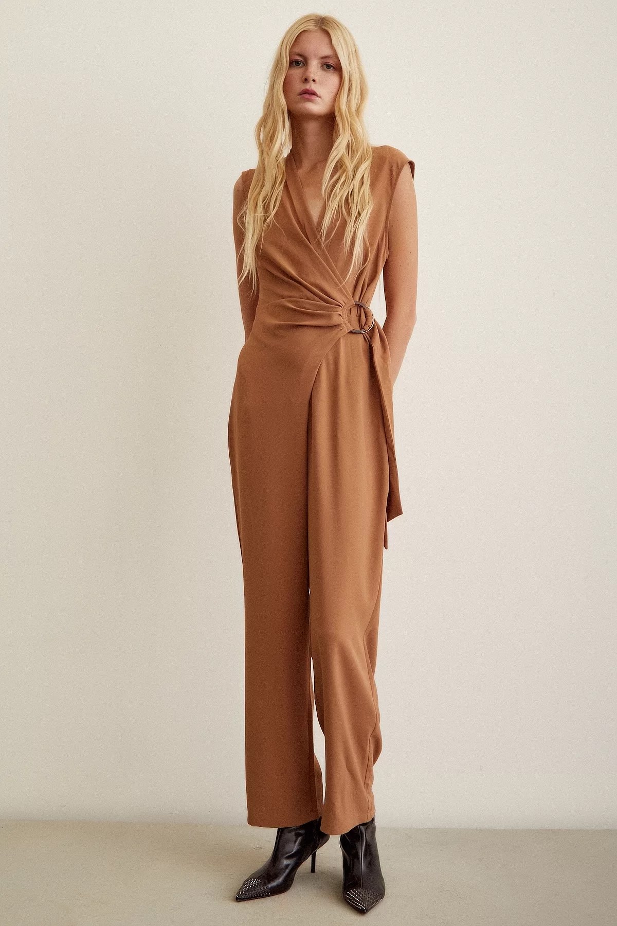 Backless Halterneck Jumpsuit Brown