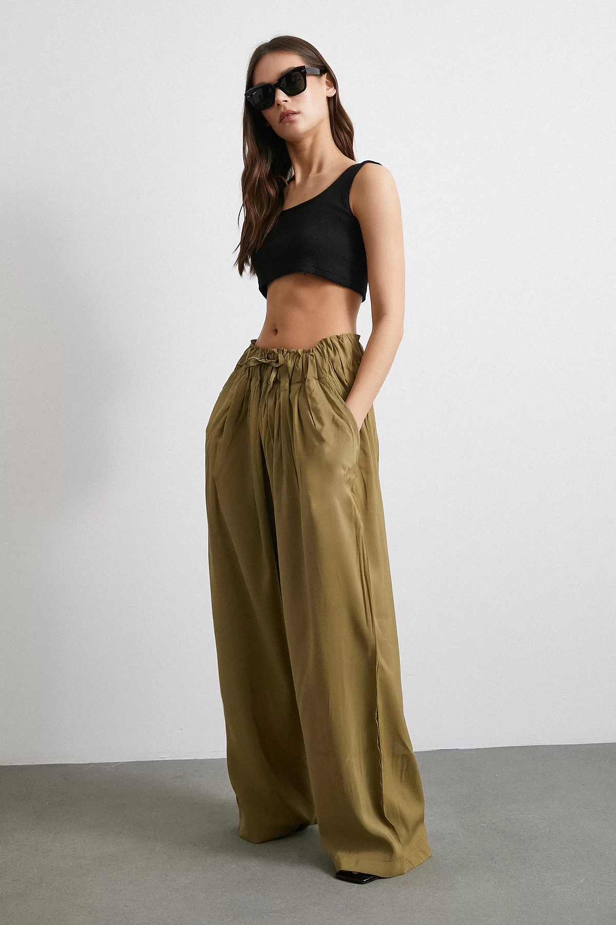Beli Büzgülü Geniş Paça Rahat Pantolon Yeşil