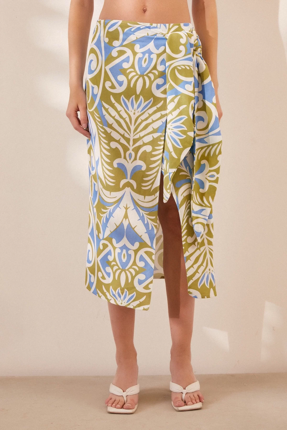 Slit Pattern Skirt Blue