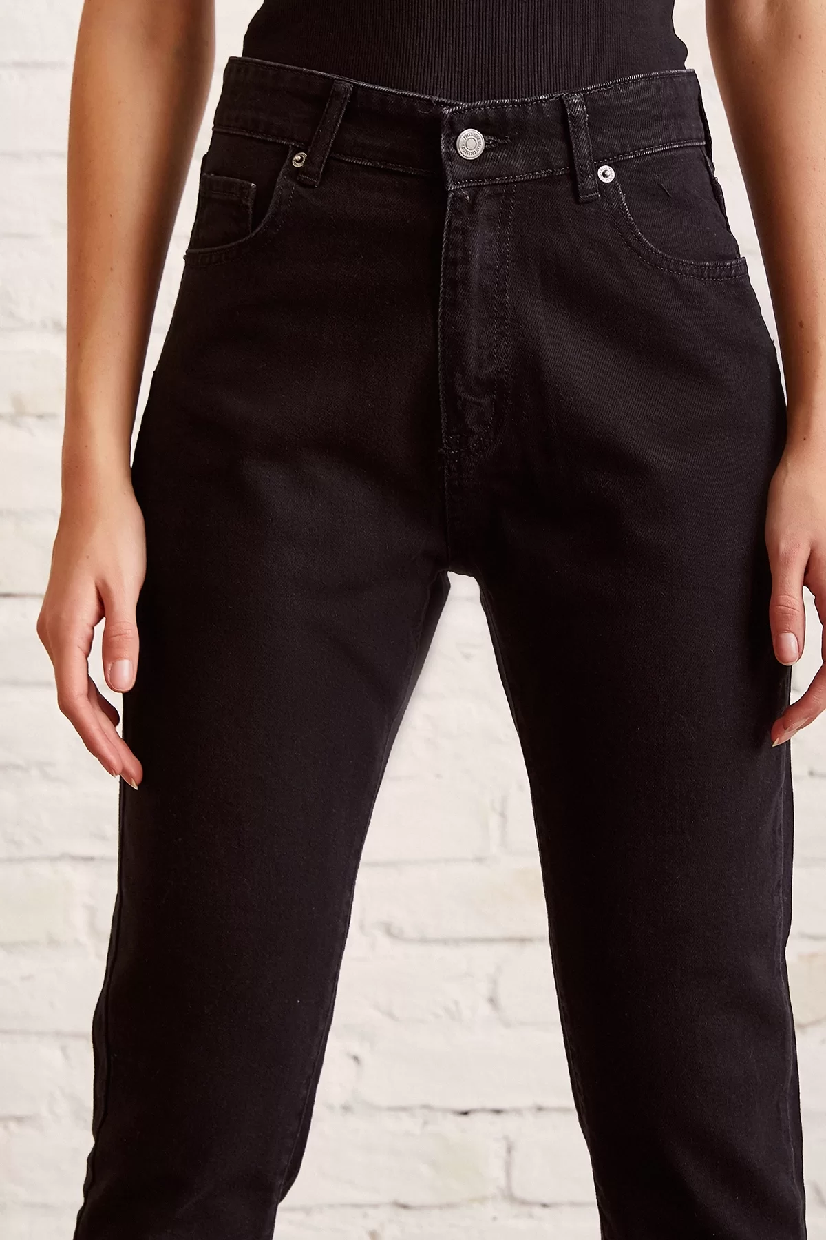 Eng anliegende Schwarze High-Waist-Jeans in Schwarz