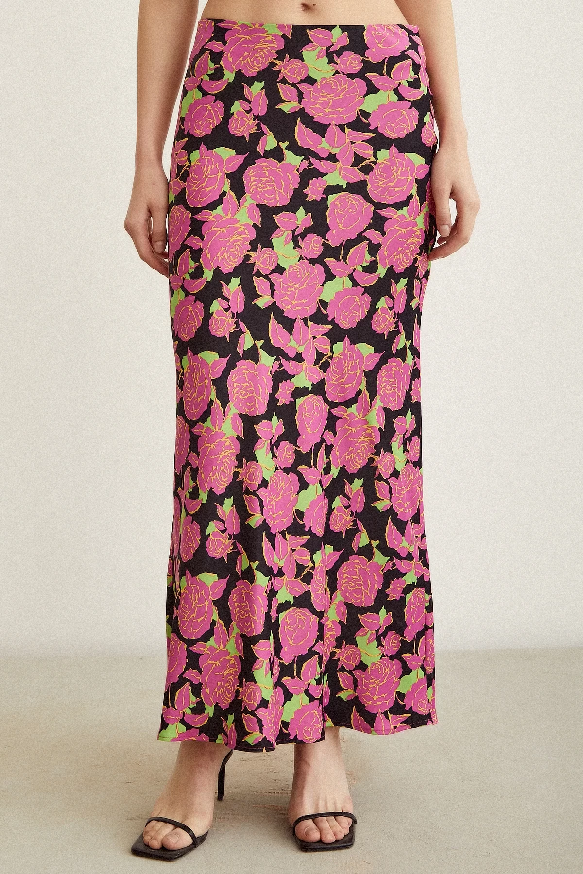 Rose Patterned Satin Skirt Pink