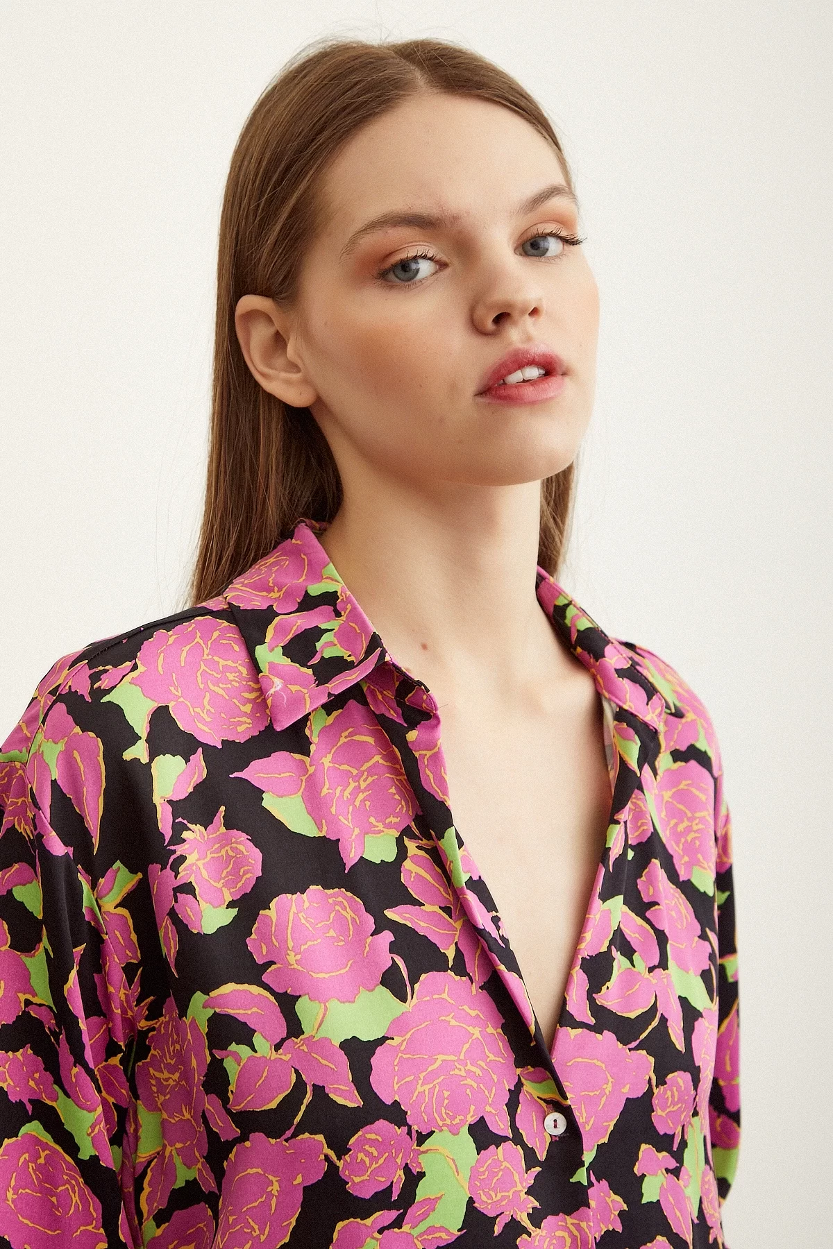 Satin Shirt with Rose Pattern Pink