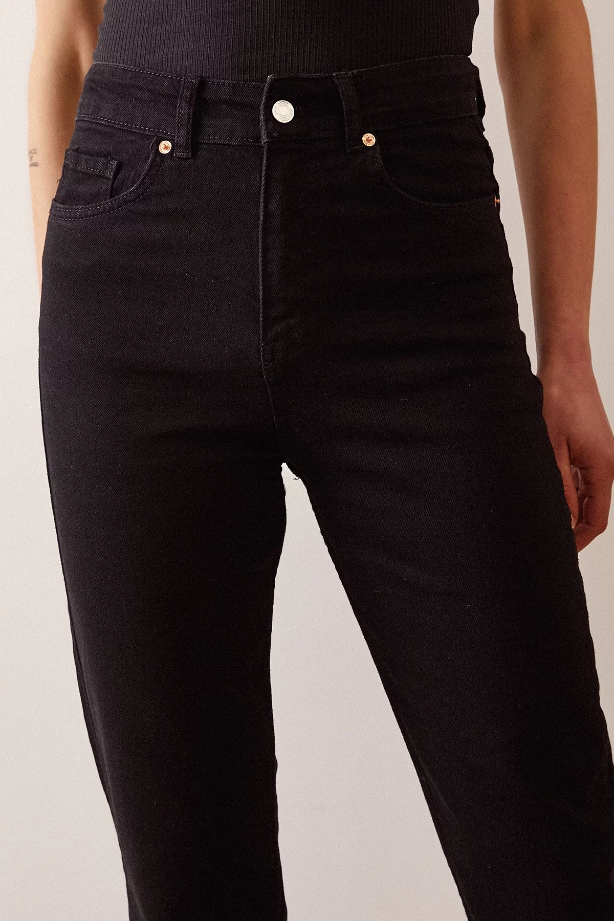 Karotte Hoher Bund Denim Jeans Schwarz