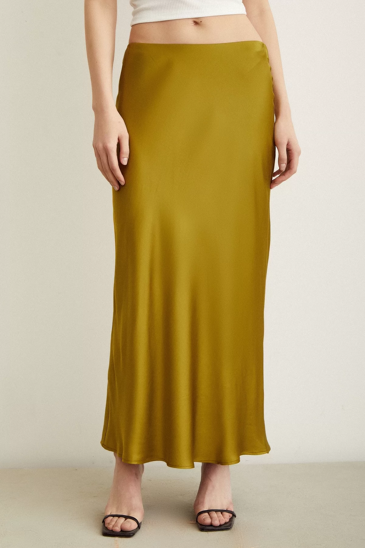 Slant Satin Skirt Olive