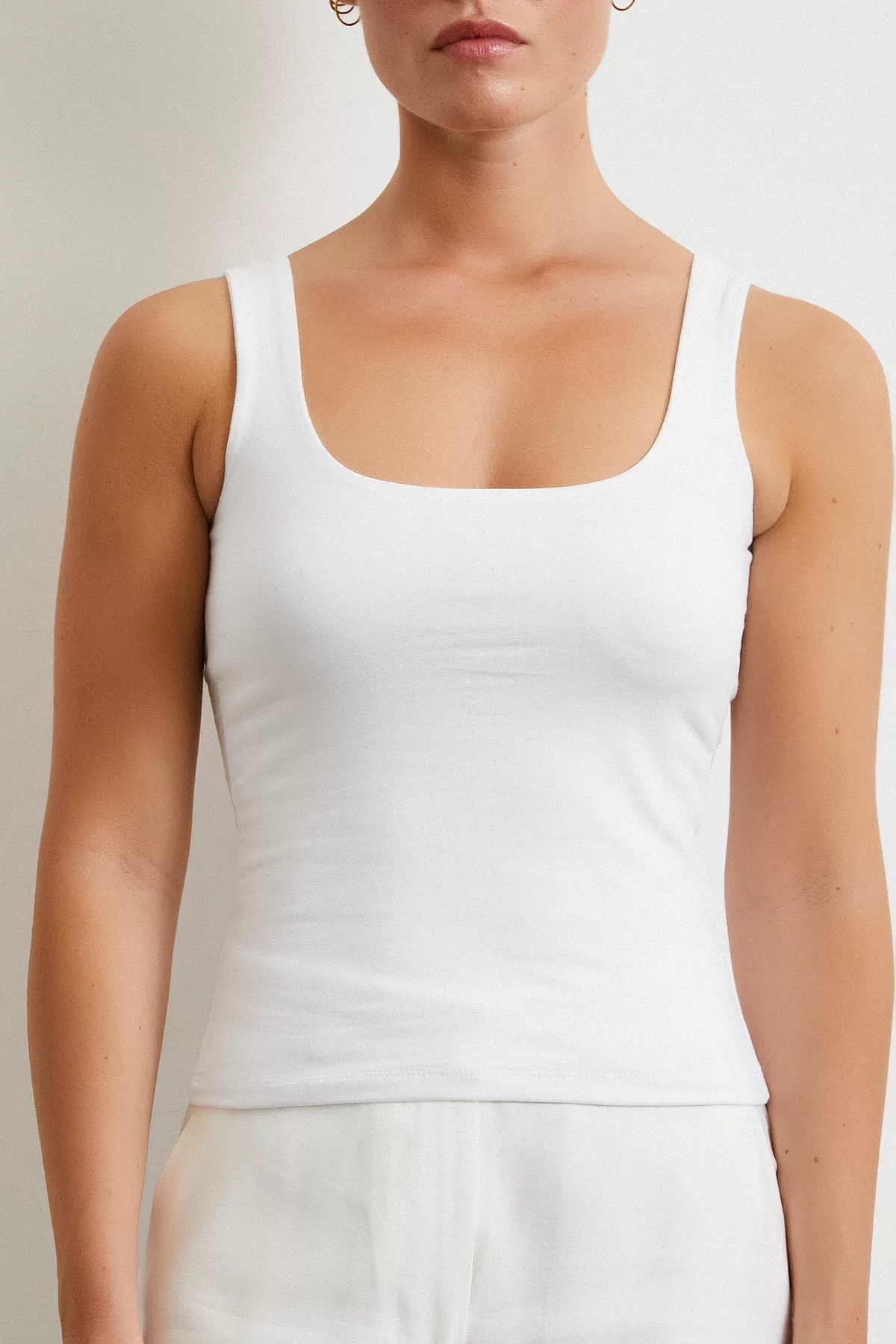 Askılı Basic Top Beyaz