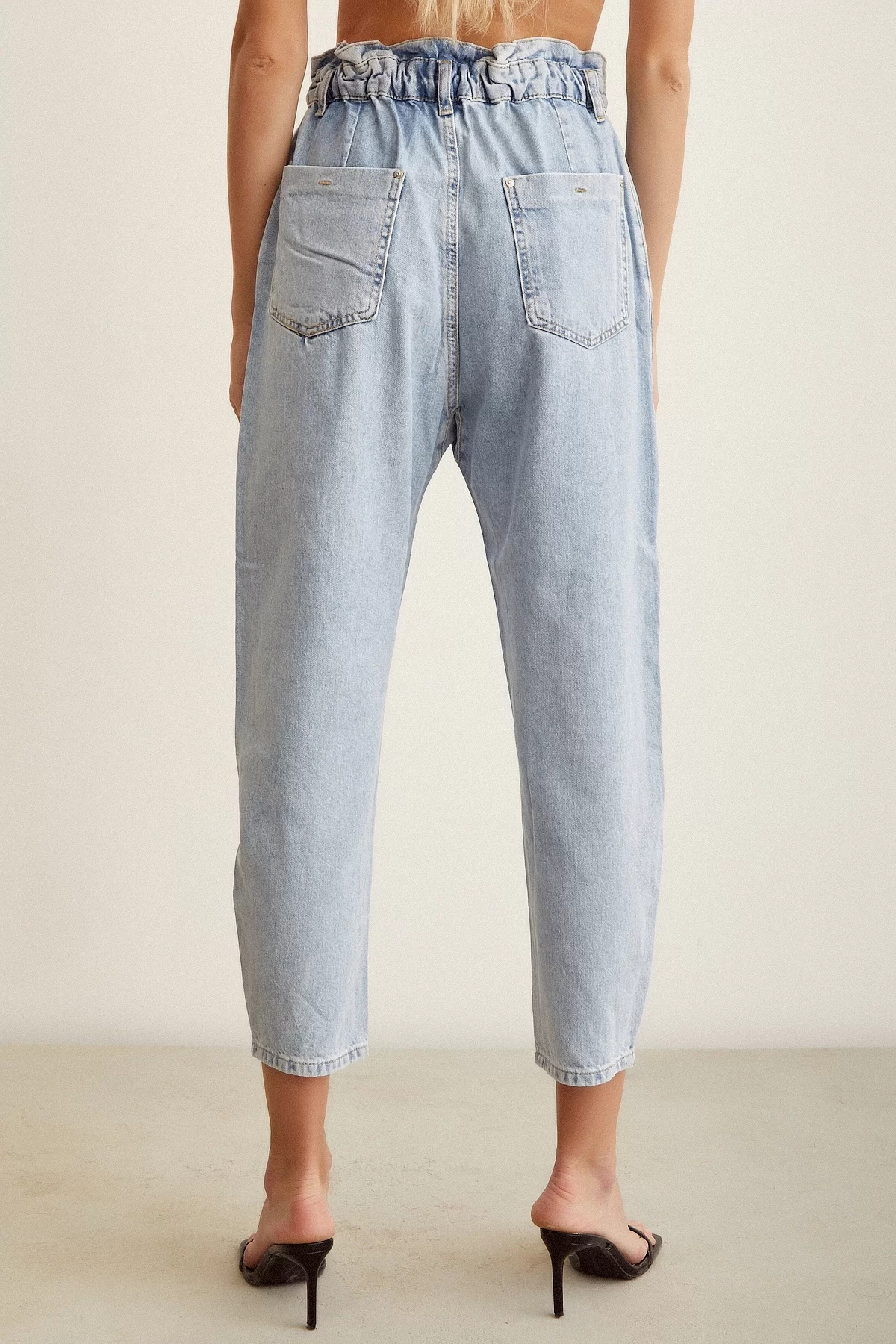 Elastischer Bund Mom Jeans Eisblau