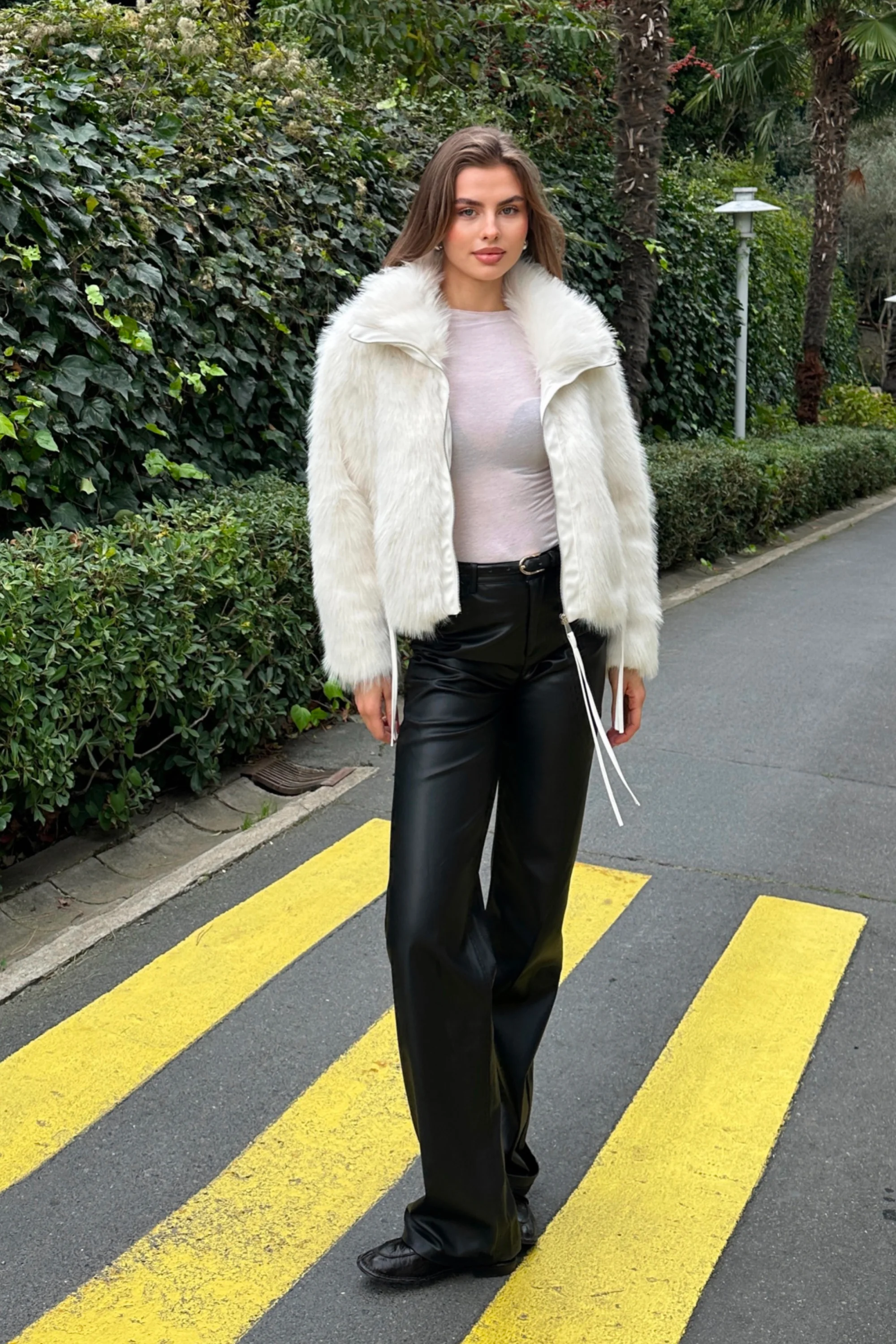 Deri Garnili Lolita Mont Beyaz