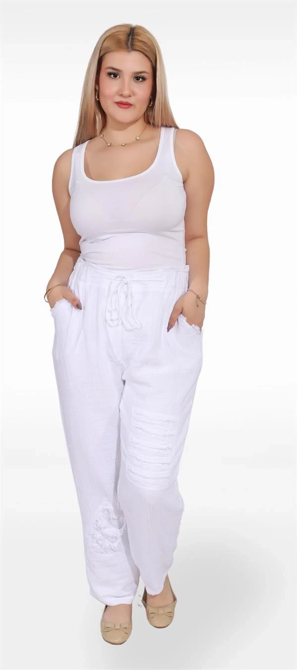 125001 Paçası Yırtmaçlı Püskül Detaylı Beli İpli Kadın Müslin Pantolon Beyaz