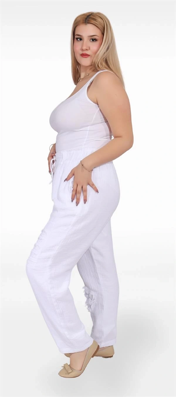 125001 Paçası Yırtmaçlı Püskül Detaylı Beli İpli Kadın Müslin Pantolon Beyaz