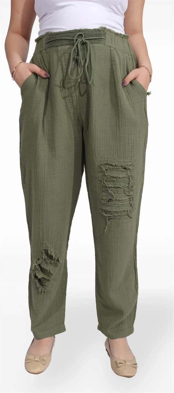 125001 Paçası Yırtmaçlı Püskül Detaylı Beli İpli Kadın Müslin Pantolon Haki
