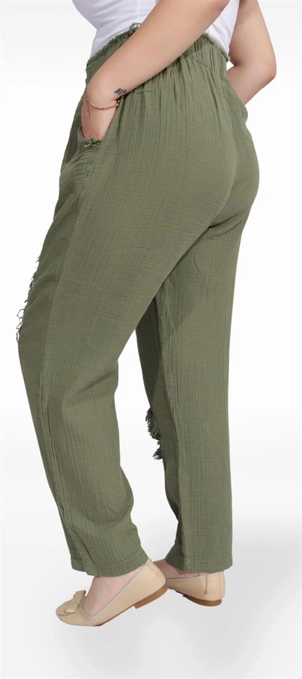 125001 Paçası Yırtmaçlı Püskül Detaylı Beli İpli Kadın Müslin Pantolon Haki