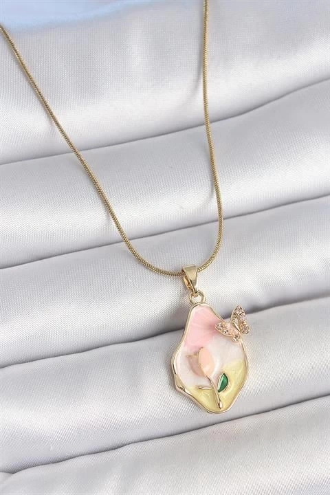 316L Çelik Gold Renk Zincir Damla Mix Renk Çiçek İşlemeli Kelebek Detay Portre Model Kadın Kolye