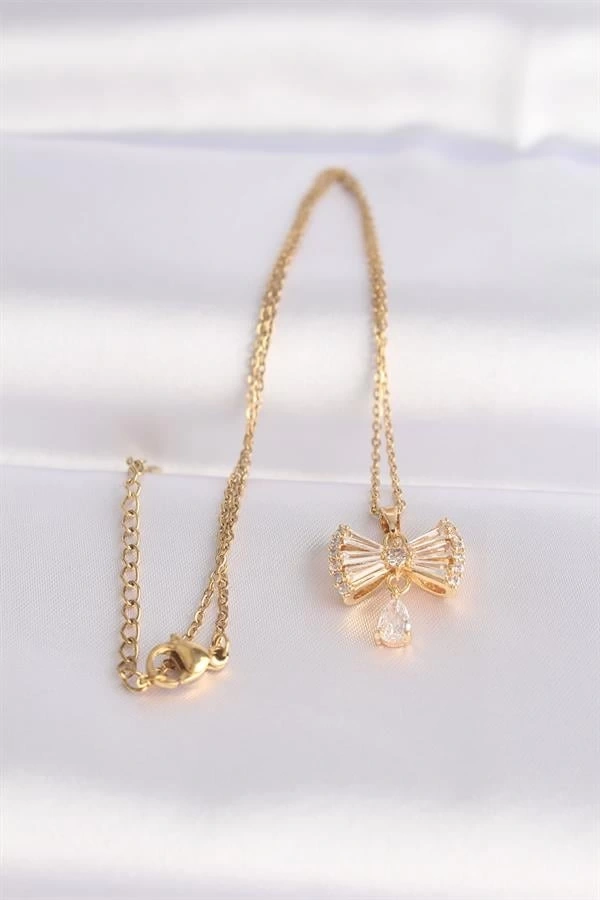 316L Çelik Zincir Altın Renk Zirkon Taşlı Kalp Detay Fiyonk Kolye