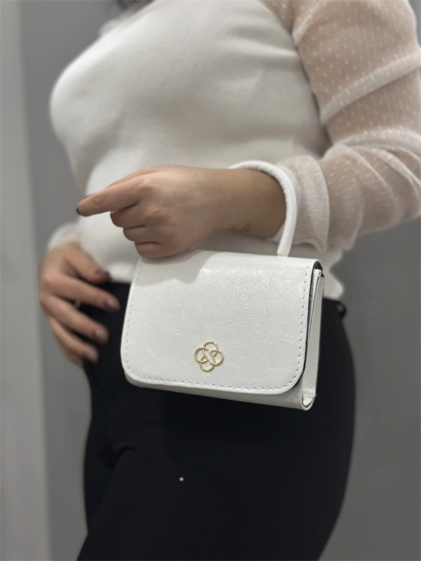 Beyaz cilt krash çanta