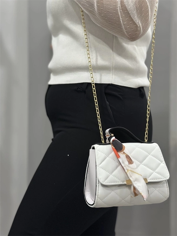 Beyaz cilt zoje çanta