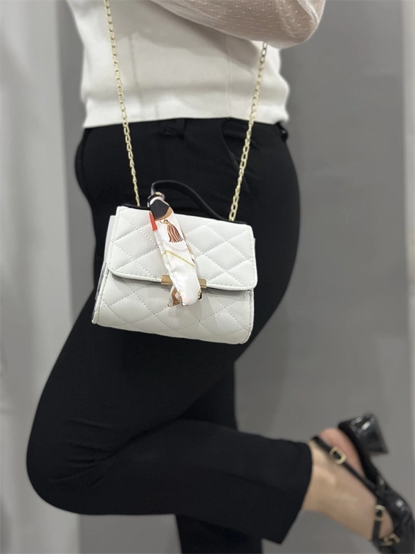 Beyaz cilt zoje çanta