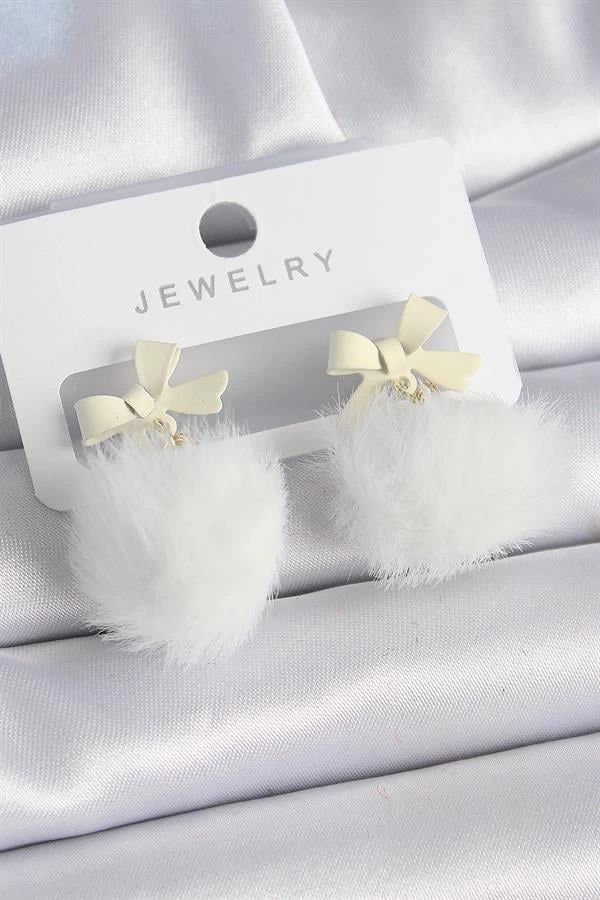 Beyaz Renk Kurdele Tüylü Ponpon Model Kadın Küpe