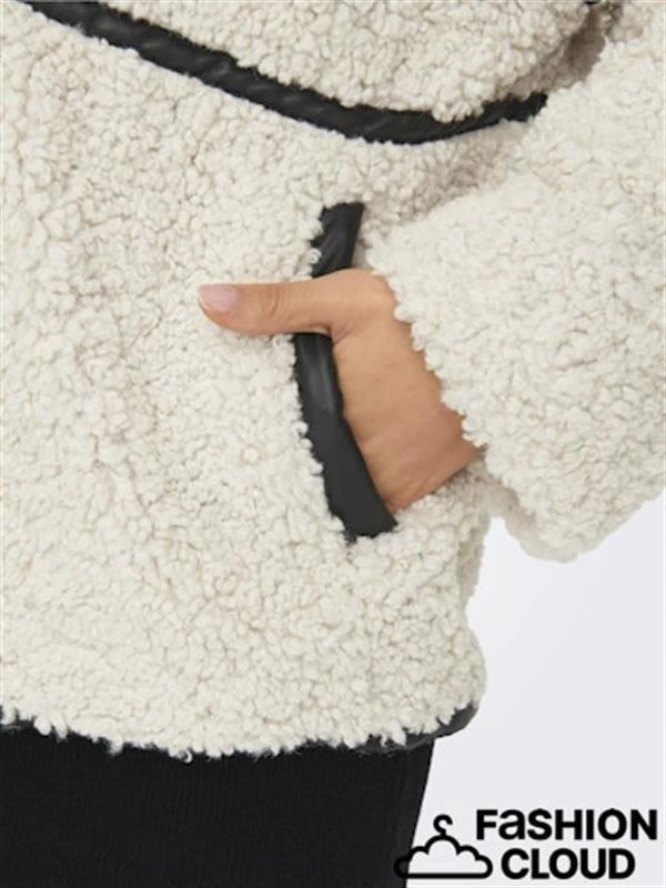 Deri Detaylı Oversize Kadın Ceket