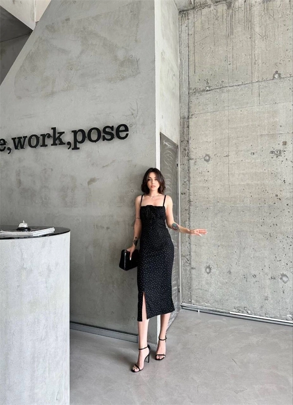 Desenli askılı elbise