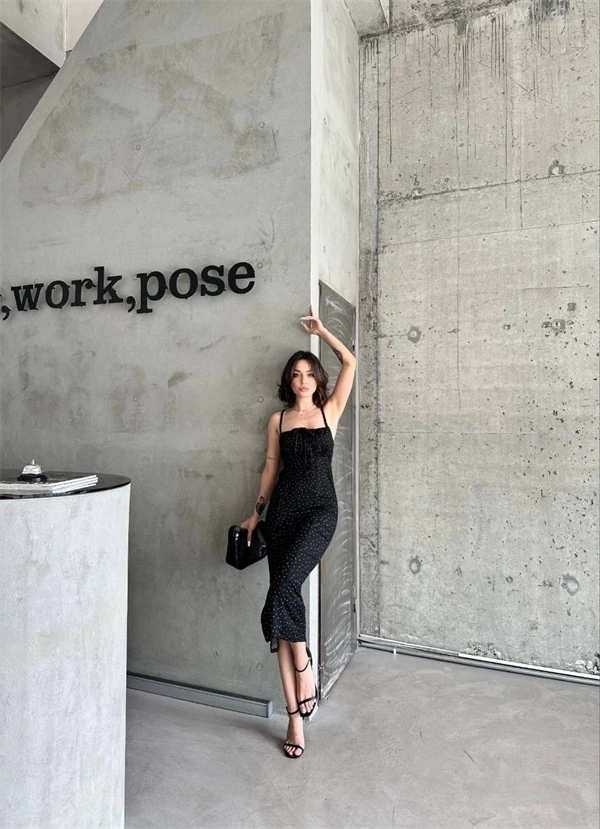 Desenli askılı elbise