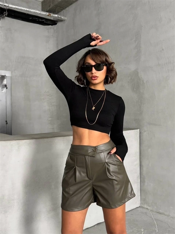 İki düğmeli pileli şort