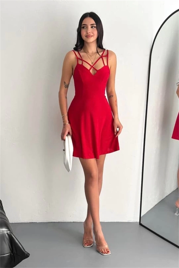 İnce çift askılı mini elbise