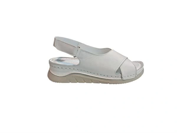 K532104 Tam Ortapedik Topuktan Cırt Cırt Ayarlı Kadın Sandalet Beyaz