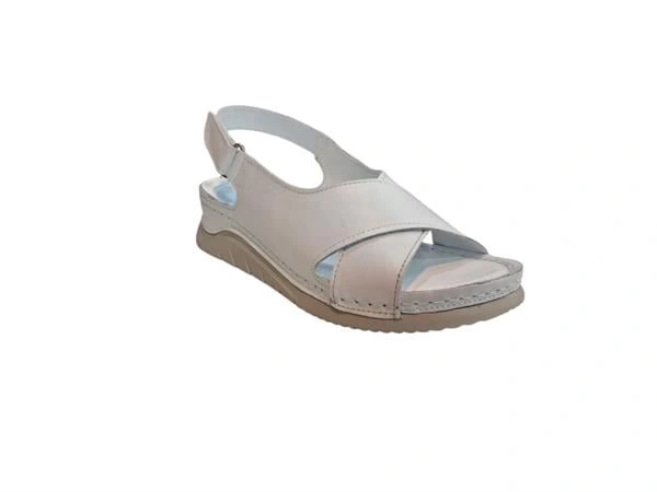 K532104 Tam Ortapedik Topuktan Cırt Cırt Ayarlı Kadın Sandalet Beyaz