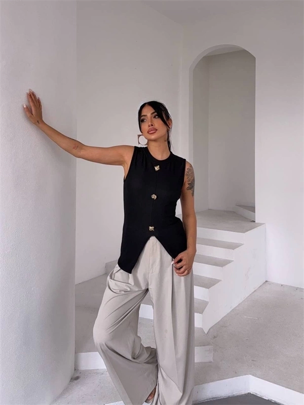 Kadın siyah bisiklet yaka gold düğmeli ottoman bluz s2310