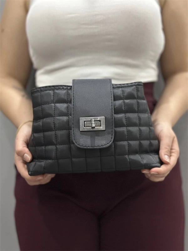 Kapaklı kapitone siyah cilt çanta