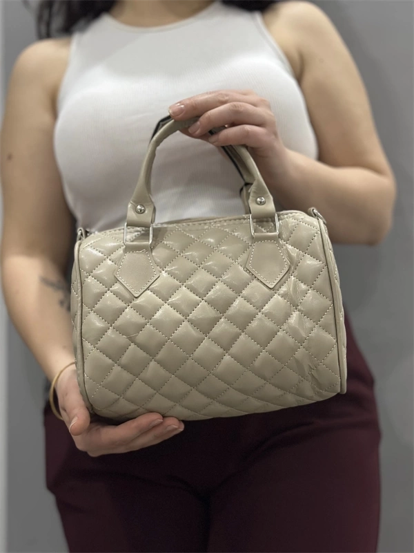 Kapaksız kapitone bej cilt çanta