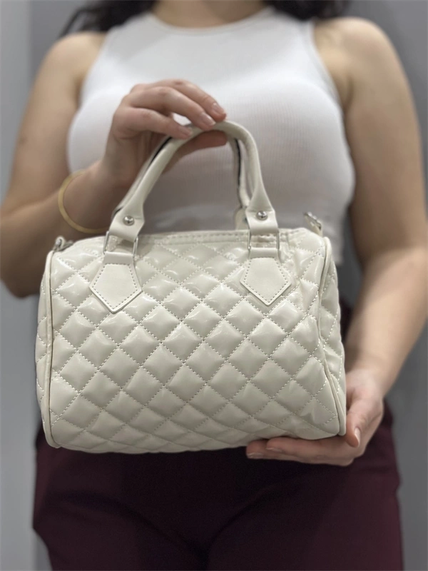 Kapaksız kapitone krem cilt çanta