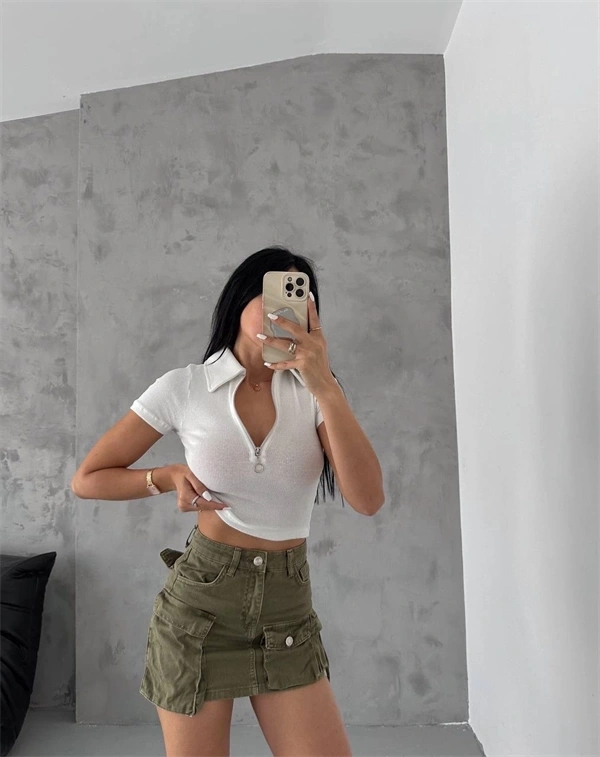 Kaşkorse Yaka Fermuarlı Bluz Beyaz