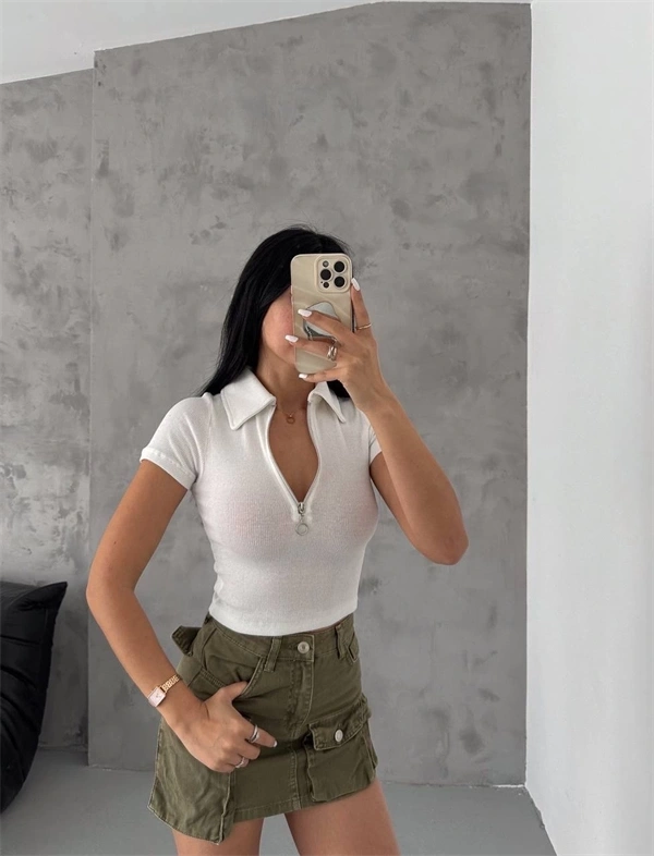 Kaşkorse Yaka Fermuarlı Bluz Beyaz