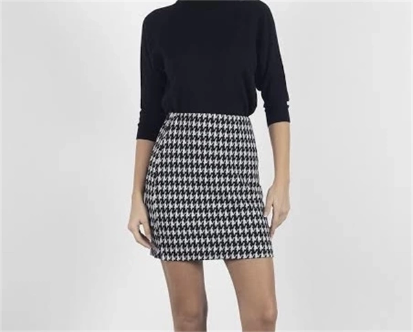 Kazaayağı Likralı Mini Etek Siyahbeyaz