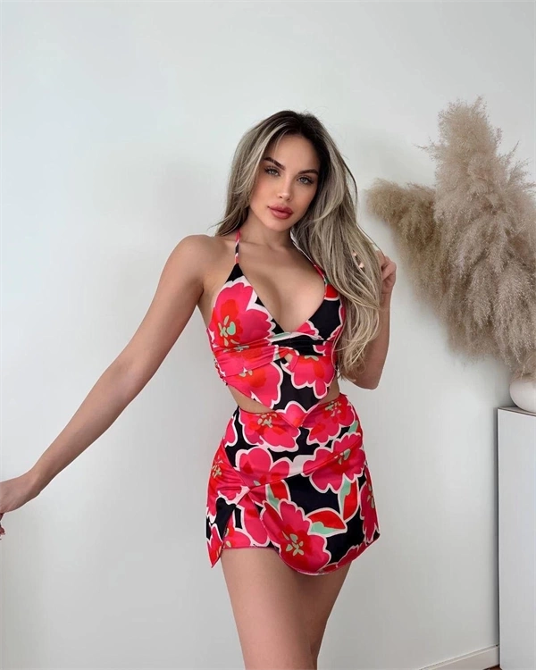 Kırmızı desenli alt üst takım