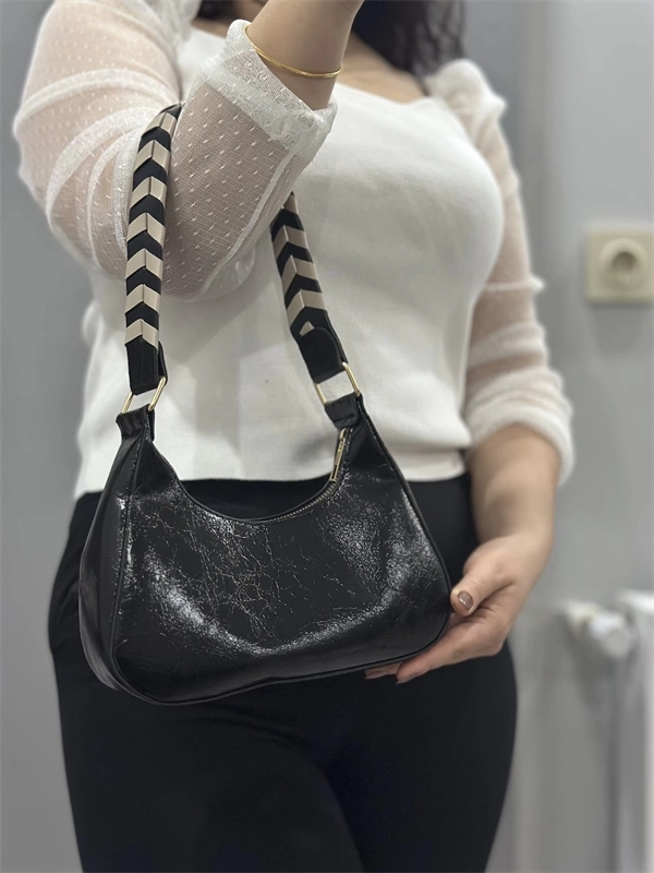 Kraş siyah cilt çanta