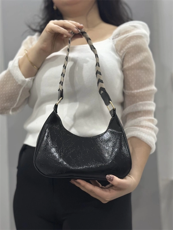 Kraş siyah cilt çanta