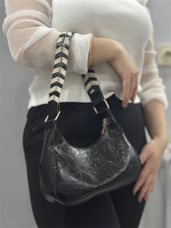 Kraş siyah cilt çanta