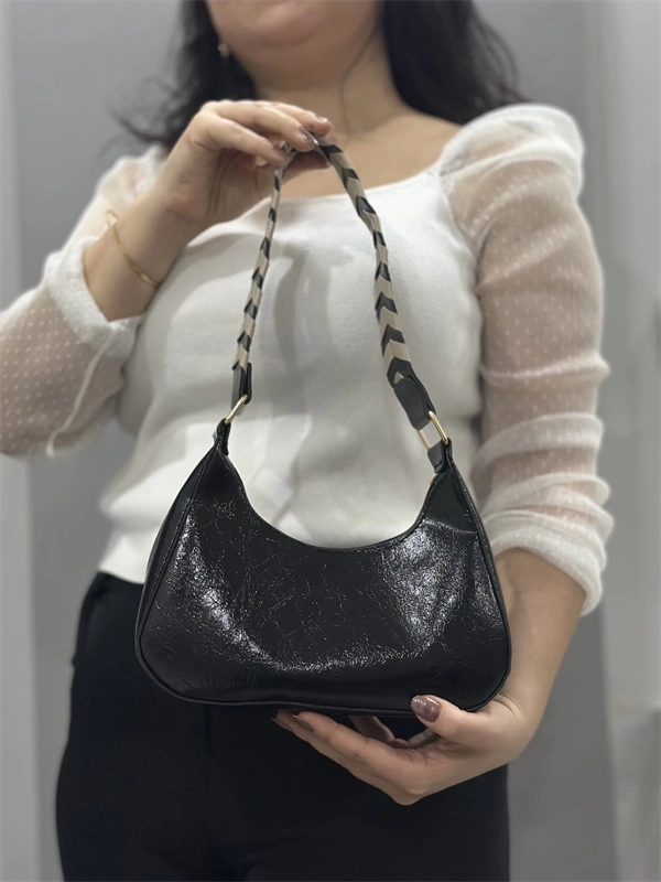 Kraş siyah cilt çanta