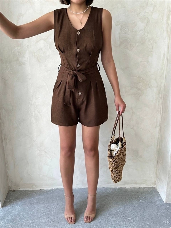 Kuşaklı şortlu tulum