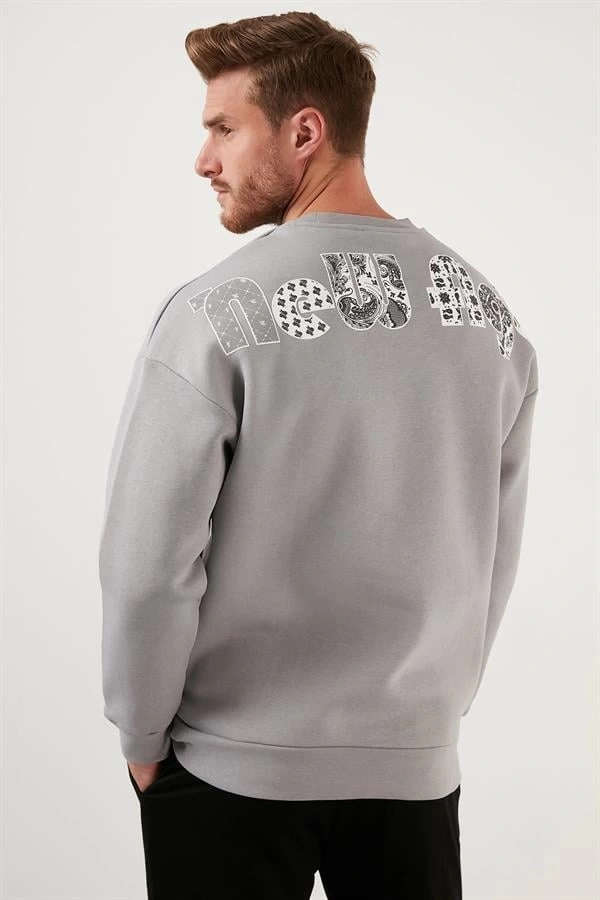 New Age Sırt Baskılı Üç İplik Sweatshirt