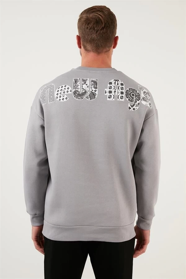 New Age Sırt Baskılı Üç İplik Sweatshirt