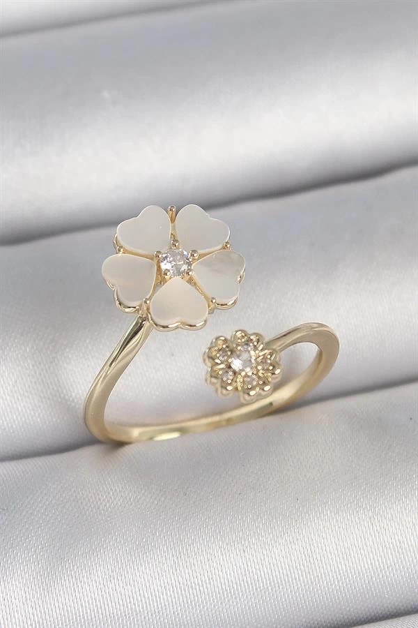 Pirinç Gold Renk Beyaz Mineli Çiçek Model Zirkon Taş Detay Kadın Yüzük